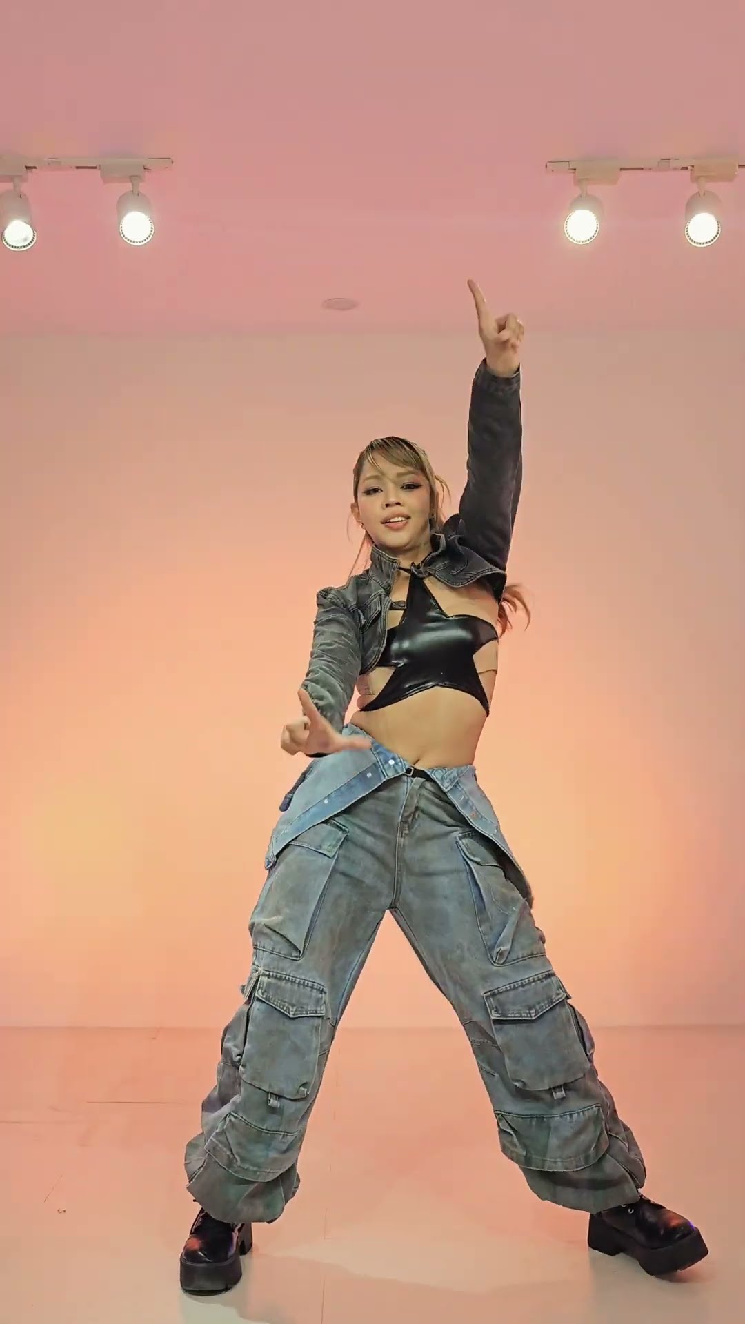 LISA – ROCKSTAR dance cover 🤘 #LISA #ROCKSTAR #kpop #shorts – YouTube