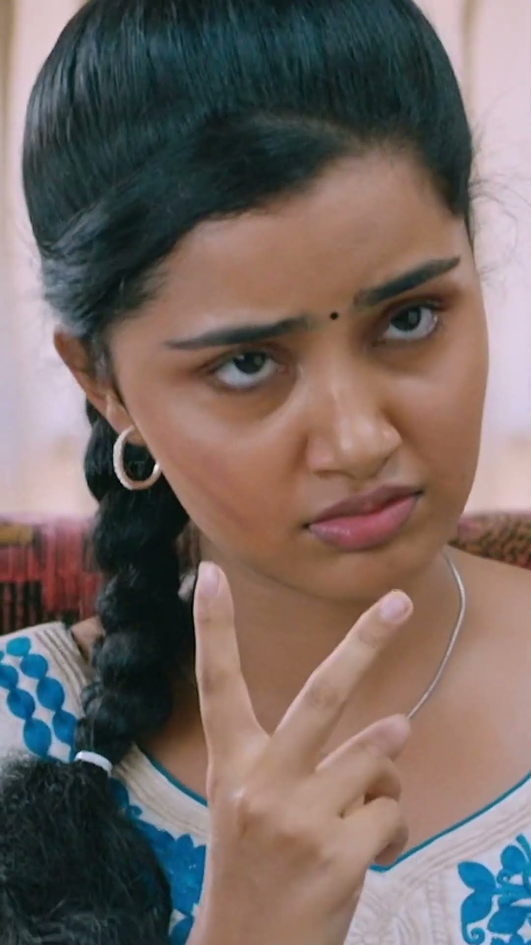 Epic Dhanush & Anupama Slap Scene🔥 | #Kodi #Dhanush #Trisha #shorts #sunnxt – YouTube