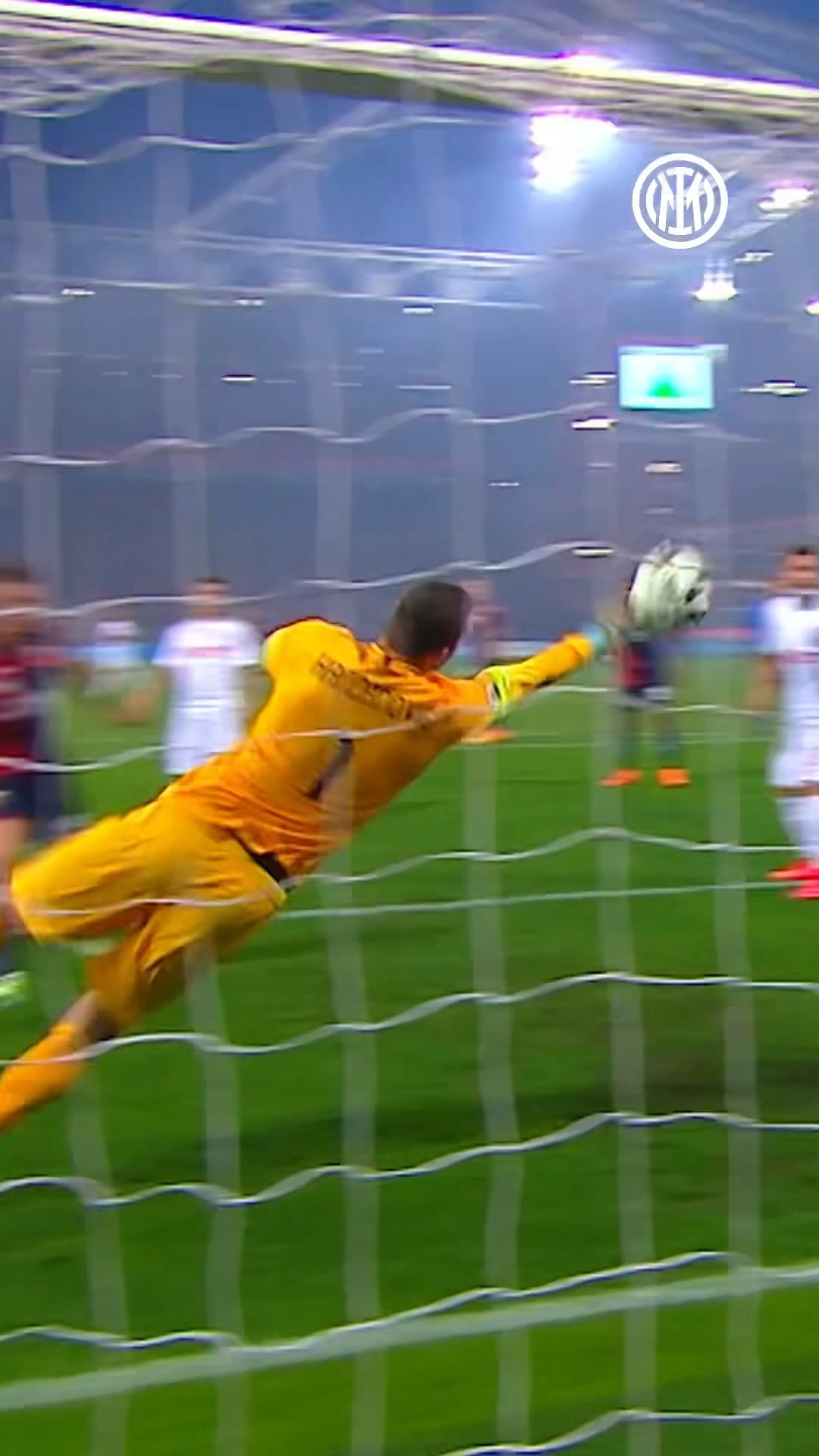 It’s super Handa here 🧤🦸‍♂️#IMInter #Shorts – YouTube