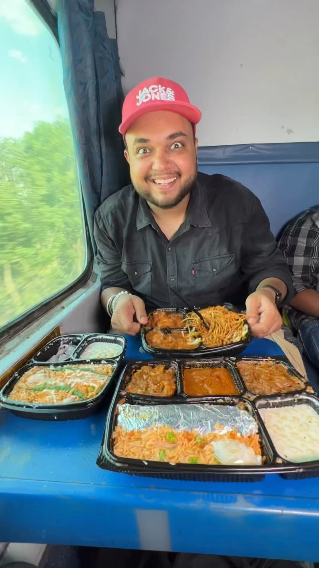 Free Food in Train 🚂 *Worst Experience * 😱😱 #shorts – YouTube