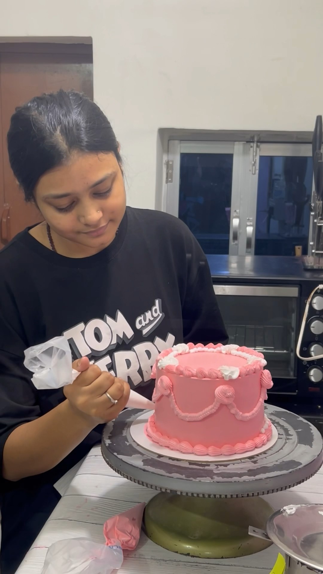 Vintage cake 🌸 kya apko pasand hai ? #shorts #shortsfeed #youtube #youtubeshorts #cake #trending – YouTube
