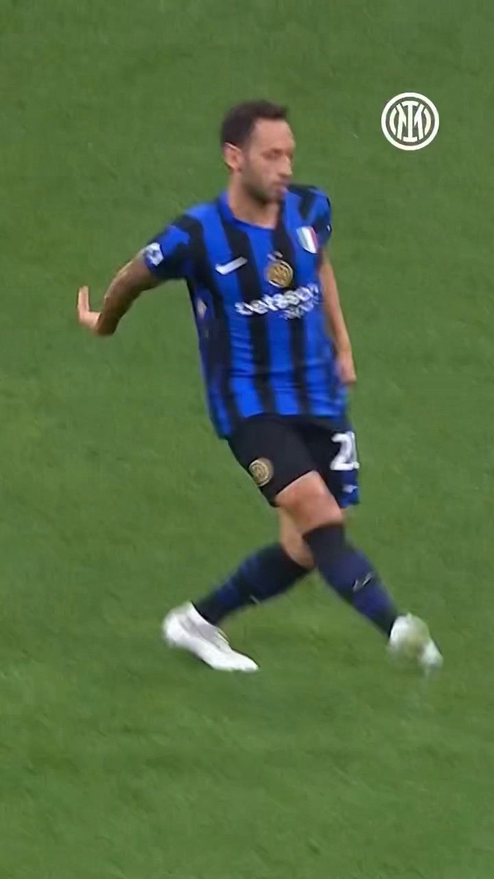 Ball moving fast 💨😍 #IMInter #Shorts – YouTube