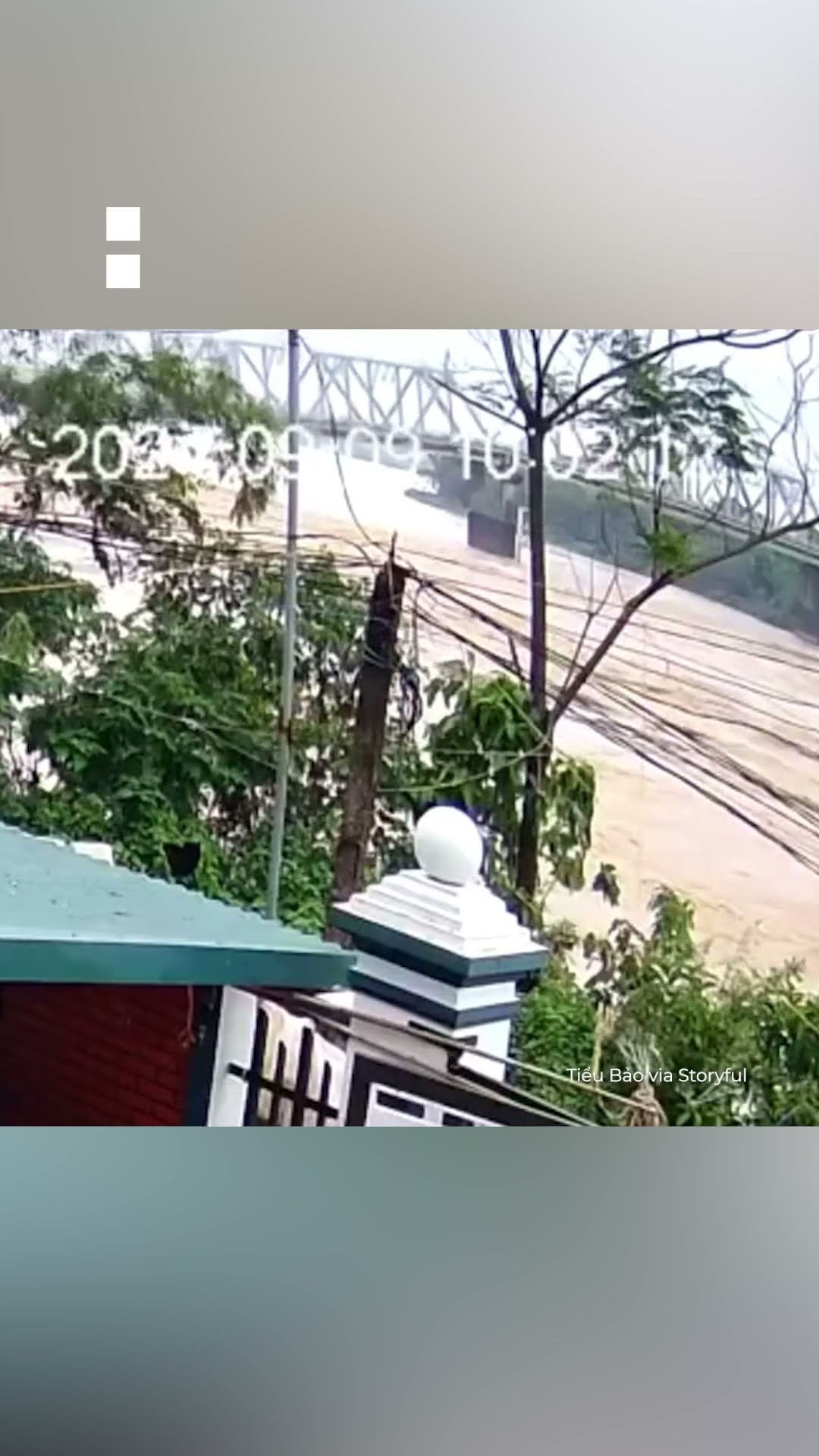 Truck plunges into river from collapsing bridge in Vietnam | AJ #shorts – YouTube
