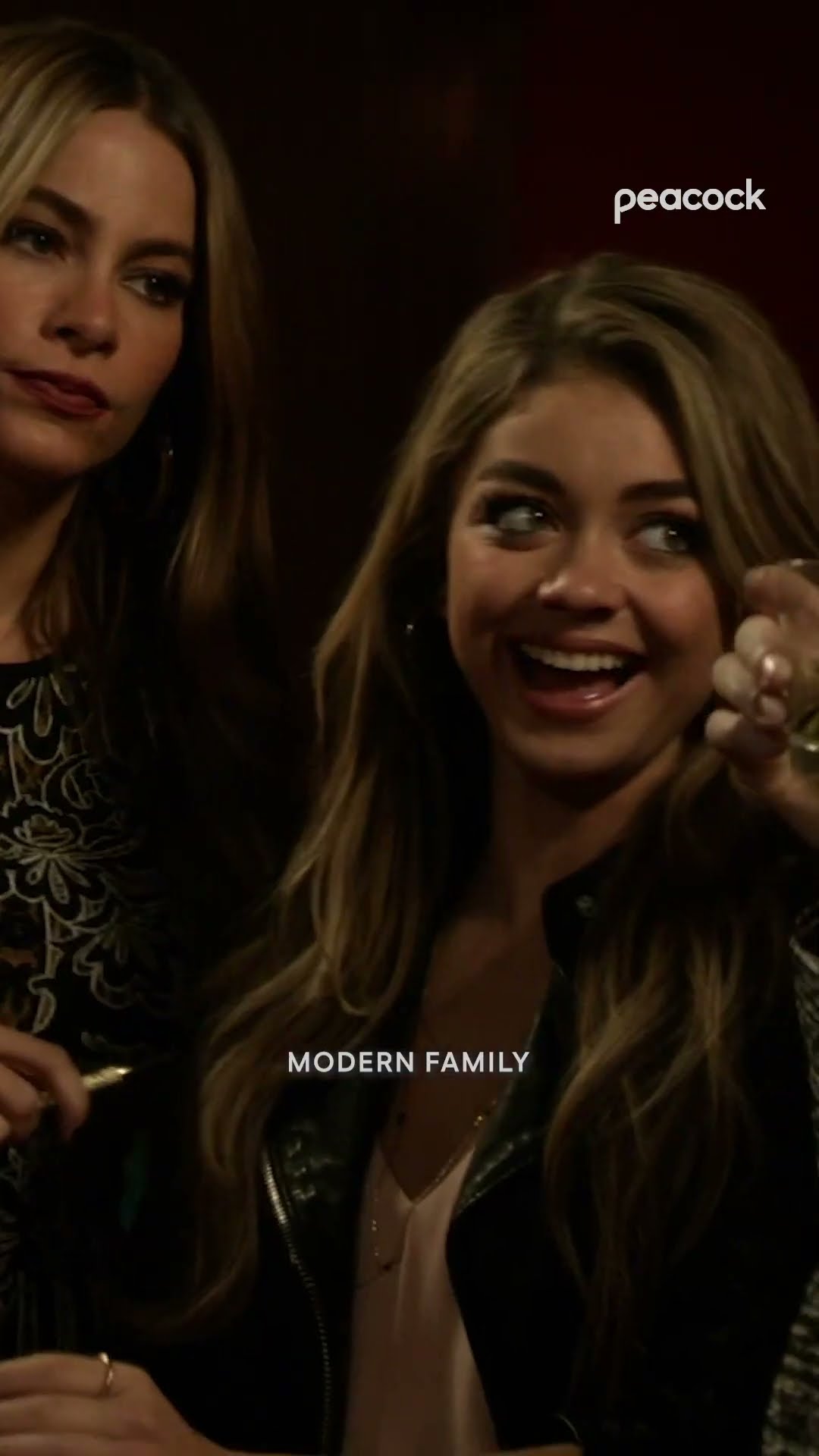 Did Haley and Claire just become BFFs? #ModernFamily #HaleyDunphy #SarahHyland #Shorts – YouTube
