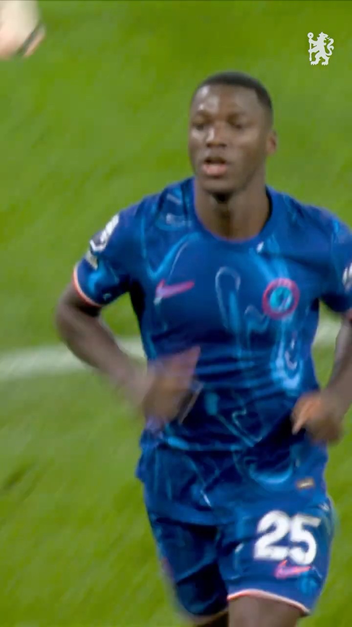 CAICEDO with a MAGNIFICENT volley! 🤩 #shorts #moisescaicedo #chelseafc – YouTube