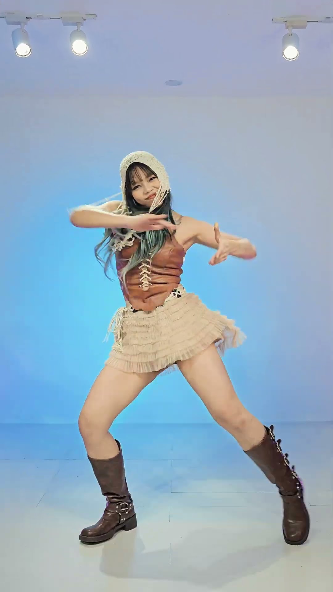 #Shhhchallenge dance break!!! @viviz.official #Shhh #viviz #kpop #shorts – YouTube