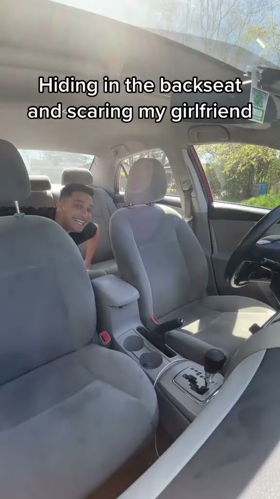 BACKSEAT SCARE PRANK ON GIRLFRIEND😂 #shorts – YouTube