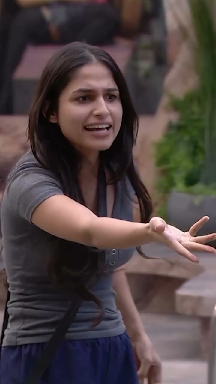 The Queen always knows how to rule the game! #shorts #kashishkapoor #biggboss – YouTube