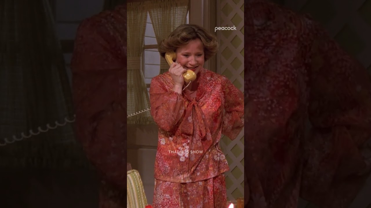 Kitty forgot grandma! 👵 #That70sShow #KittyForman #Thanksgiving #Shorts – YouTube