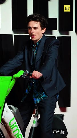 Timothée Chalamet Arrives at 'A Complete Unknown' Premiere on Bicycle #timotheechalamet #shorts – YouTube