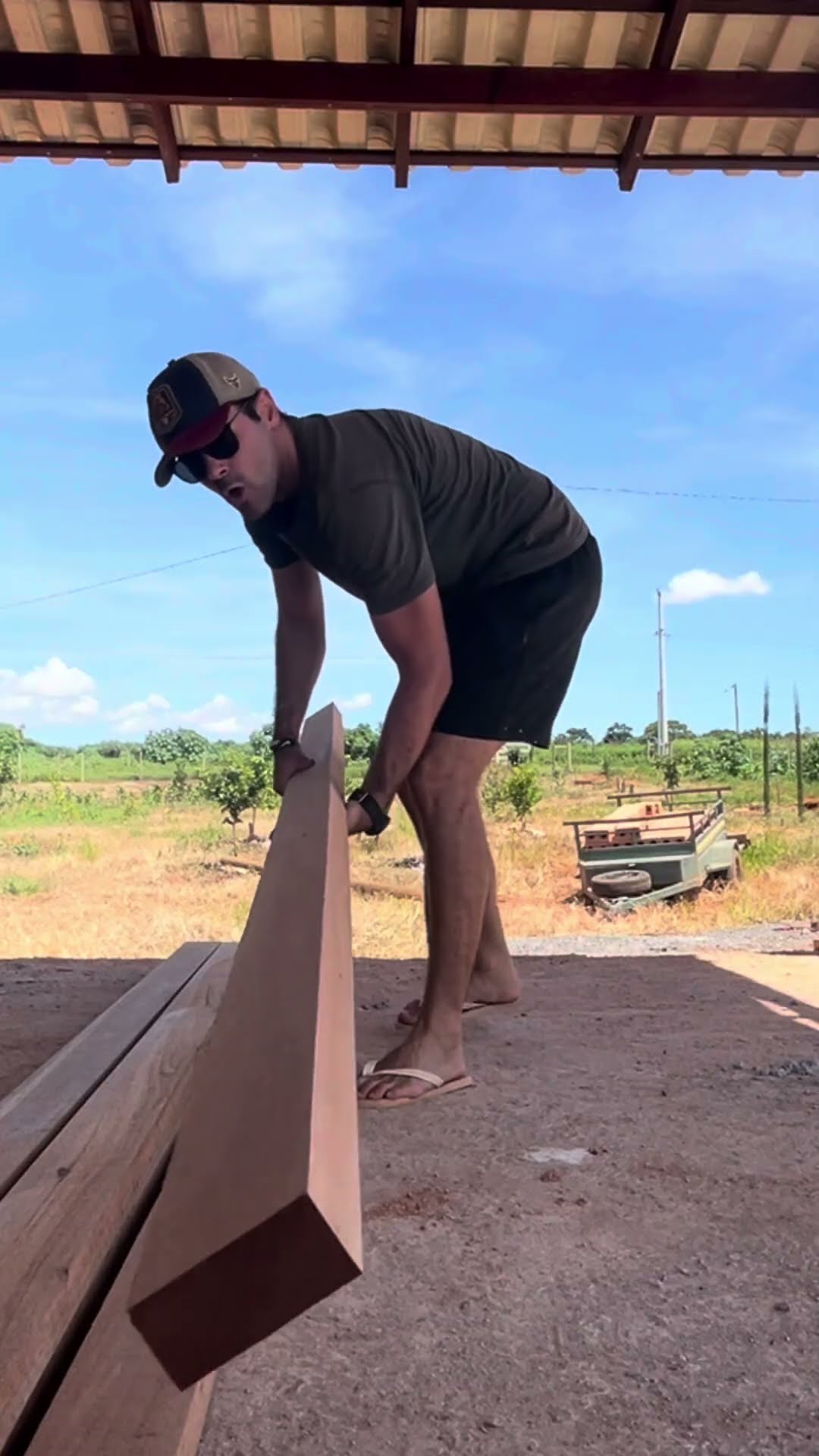 Transportando madeira da obra dentro do meu carro #shorts  #obranositio – YouTube