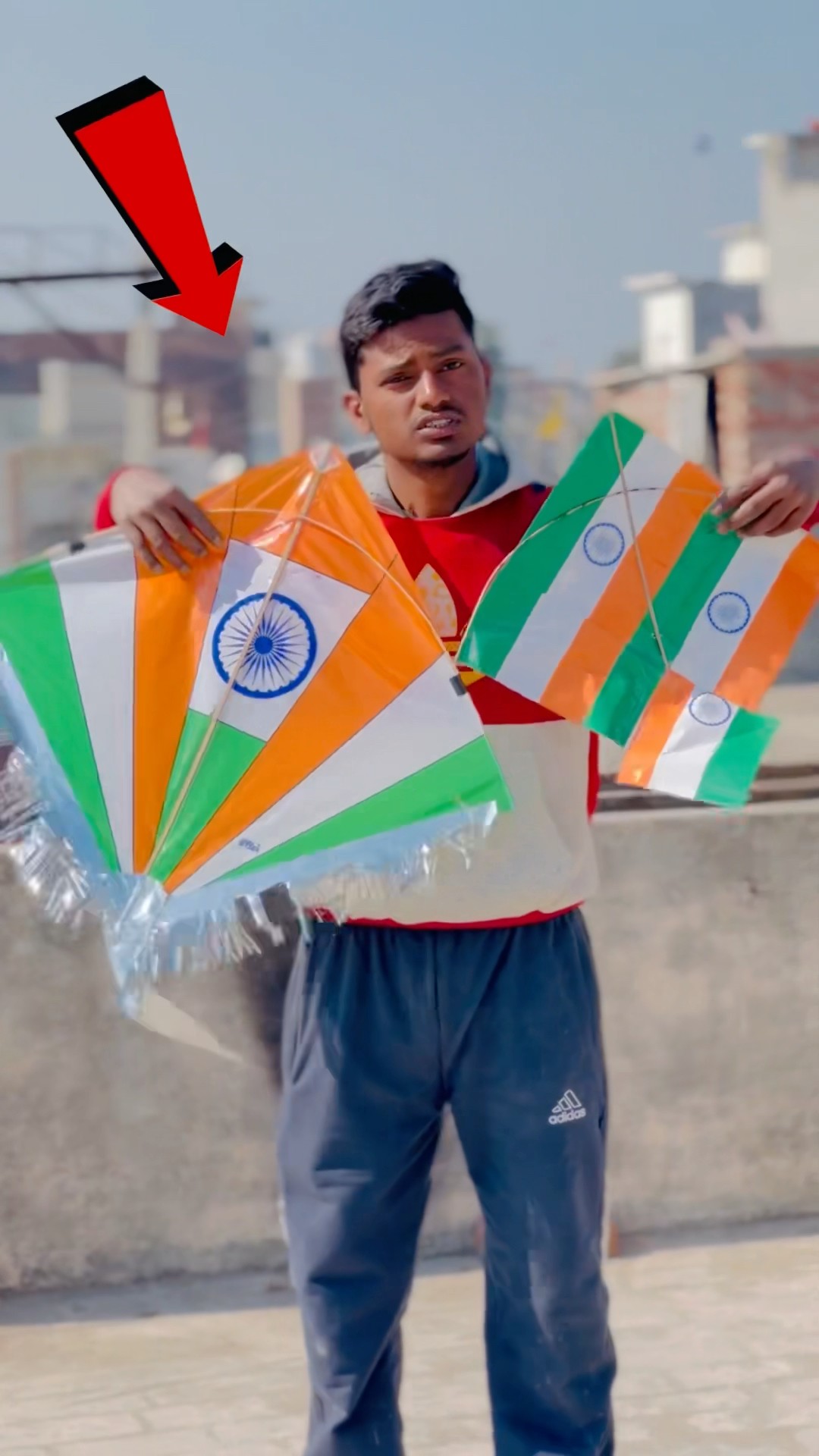HOMEMADE INDIAN KITE VS INDIAN KITE 🤩 #shorts #pkcrazyexperiments – YouTube