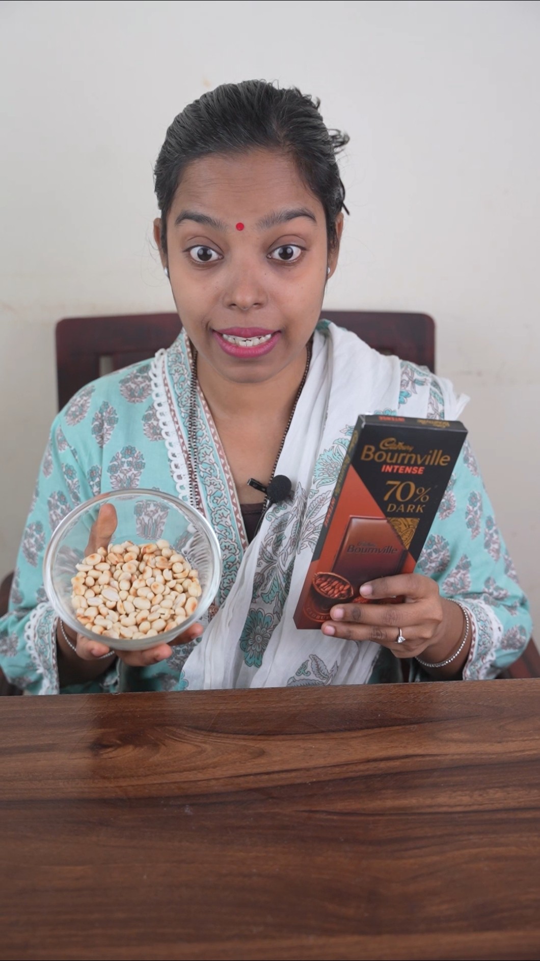 Leftover Peanuts 🍫 Eating Life Hack | Chocolate Chikki #shorts #funny #comedy #minkutinku #lifehacks – YouTube