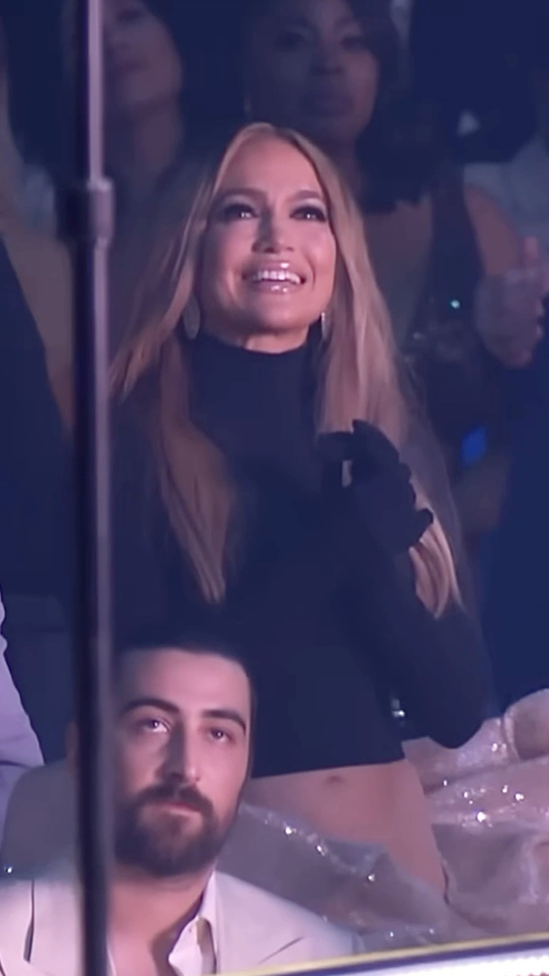 Jennifer Lopez Watches Shakira’s Performance #JLo #Shorts – YouTube