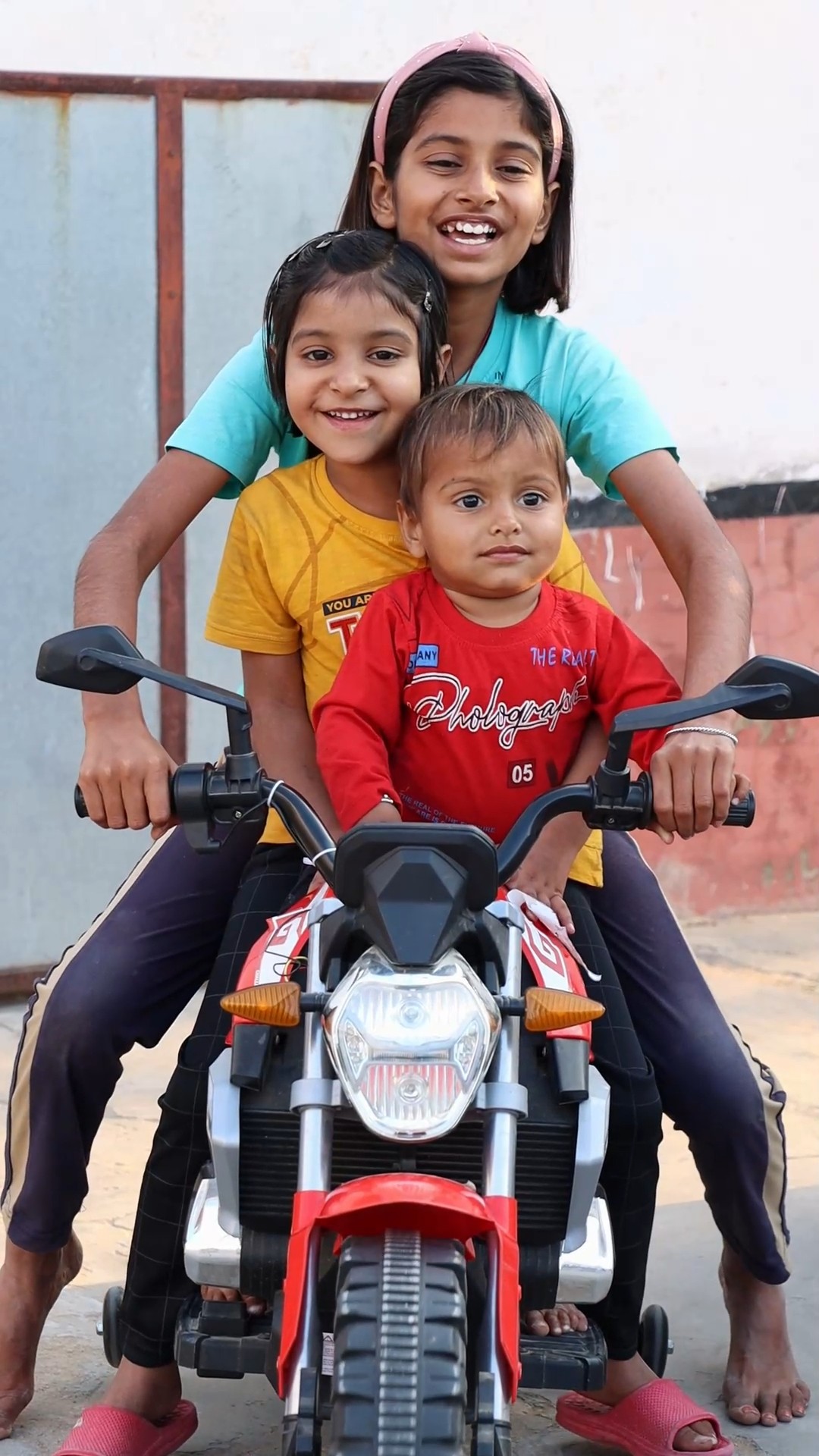 Mere pass meri maa hai 😍❤😍 love you maa #shorts #maa #bike #love – YouTube