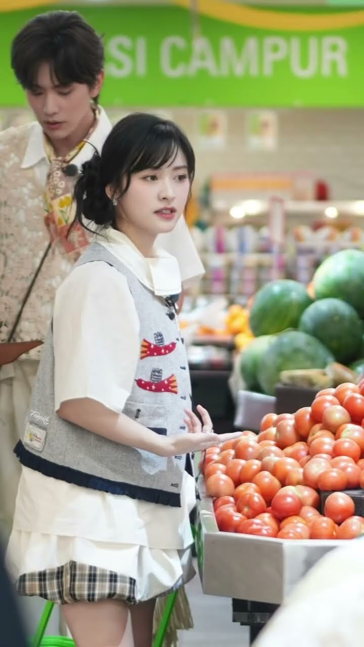 Shopping with my mind 😋🛒 #shenyue #joyfulgrownups #wangjingxuan #jinglong #wuyuheng #shorts – YouTube