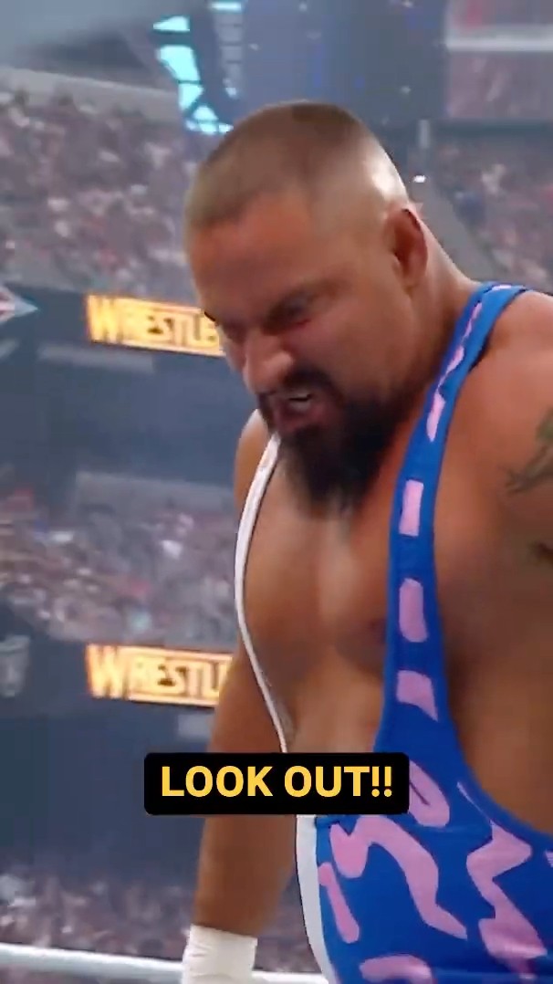 Bron Breakker just took out EVERYBODY! 😱 #WrestleMania – YouTube