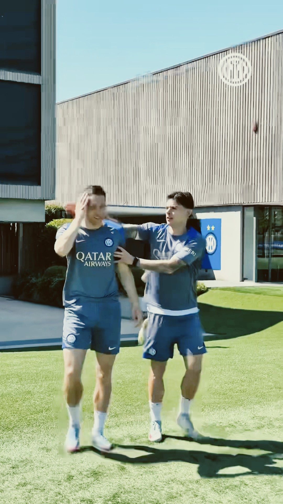 Moooornint lads 🤣 #IMInter #Shorts – YouTube