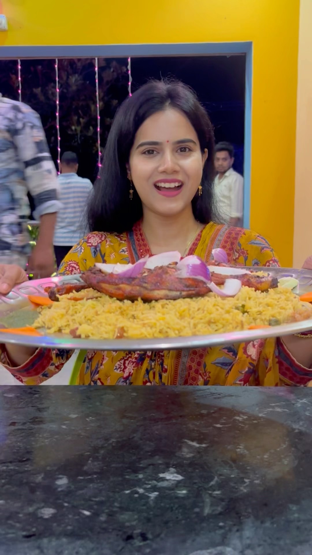 Arabian khana khaya aaj #minivlog #shorts #food #whatieatinaday #challenge #foodvlog #kurtaset #vlog – YouTube
