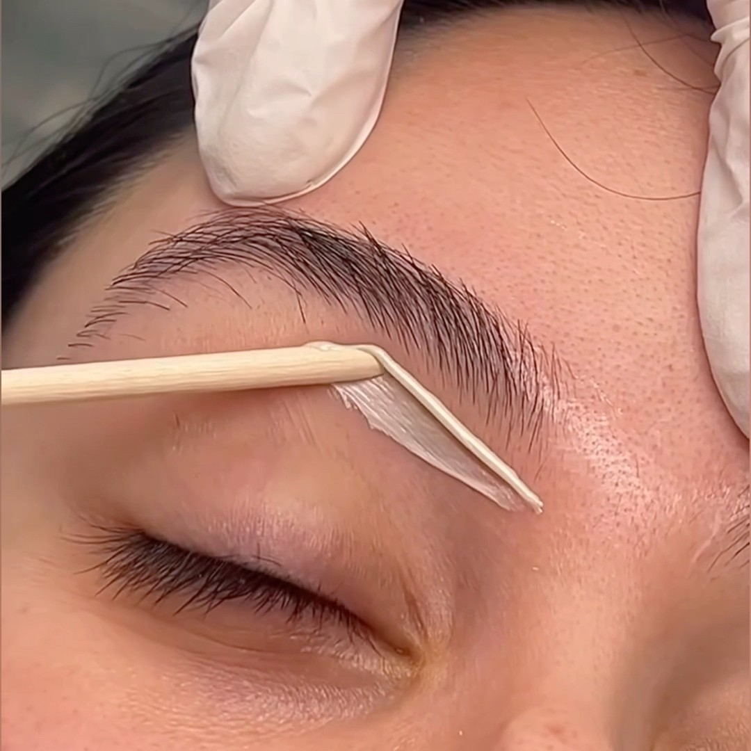 Wax Your Brows to PERFECTION! #shorts #shortsfeed #youtubeshorts #wax #brows #waxing #eyebrows #how – YouTube