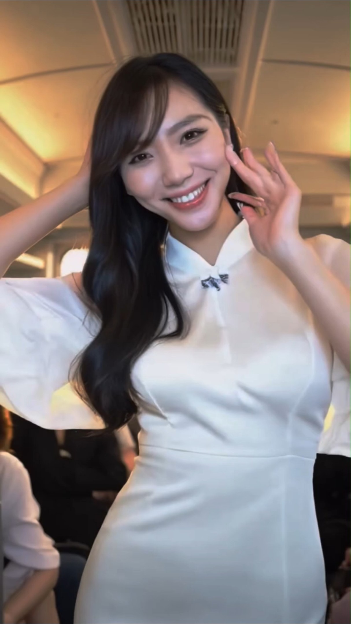 山陰美女  列車内 #バックスタイル　#ファッション  #KPOP風 #YouTubeShorts  #Shorts #Foryou #FYP  #Trendy #UrbanStyle – YouTube