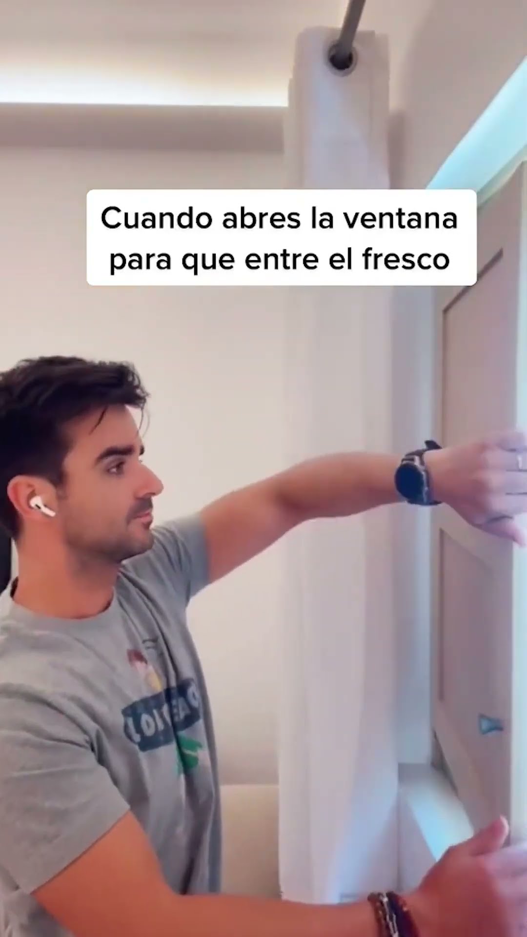 Cuando abres la ventana en verano 🔥🤣 #fresco #humor #shorts – YouTube