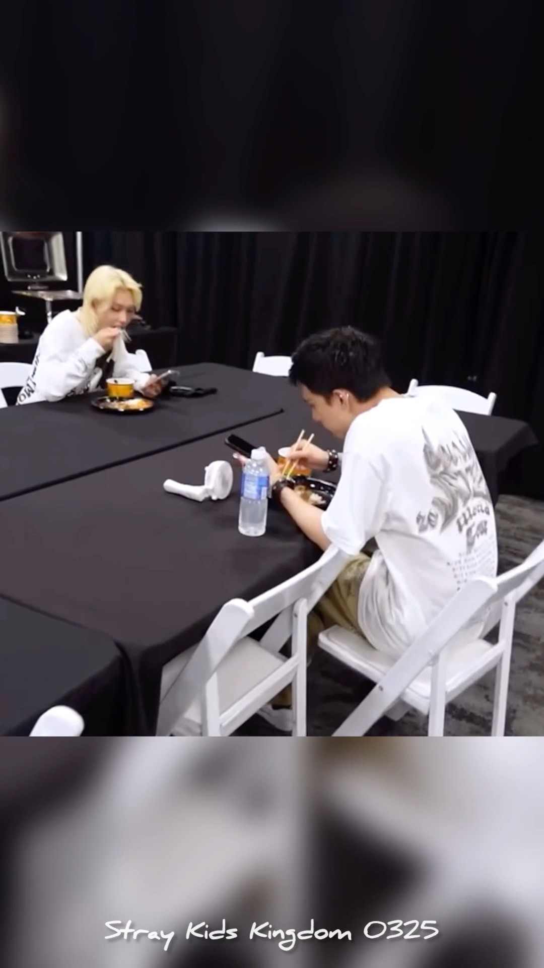 eating together🥹🐥🥝 #new #hyunlixmoment #Arlington #hyunlix #Felix #Hyunjin #shorts #StrayKids – YouTube