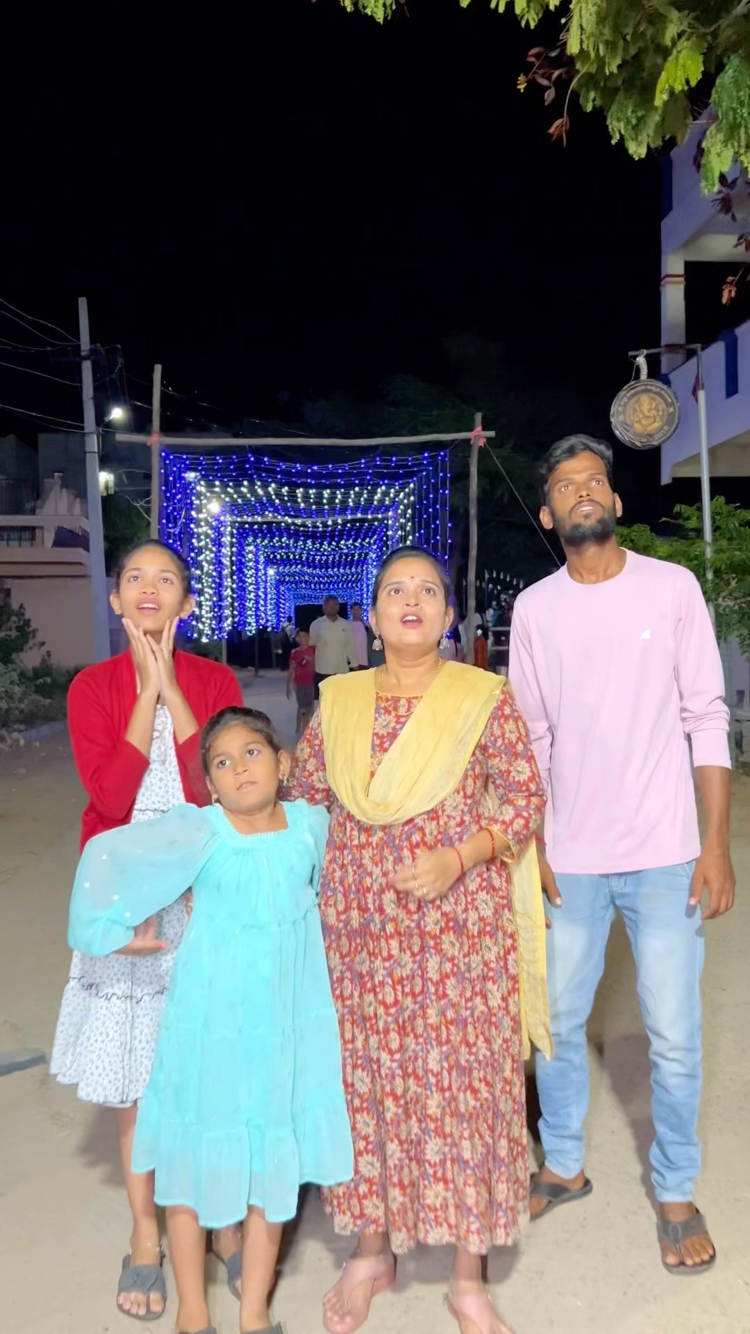 Chinnanaati gnapakaalu🤩😍 #shishiravlogs #viral #comedy #shishira #shorts #trending #explore #funny – YouTube