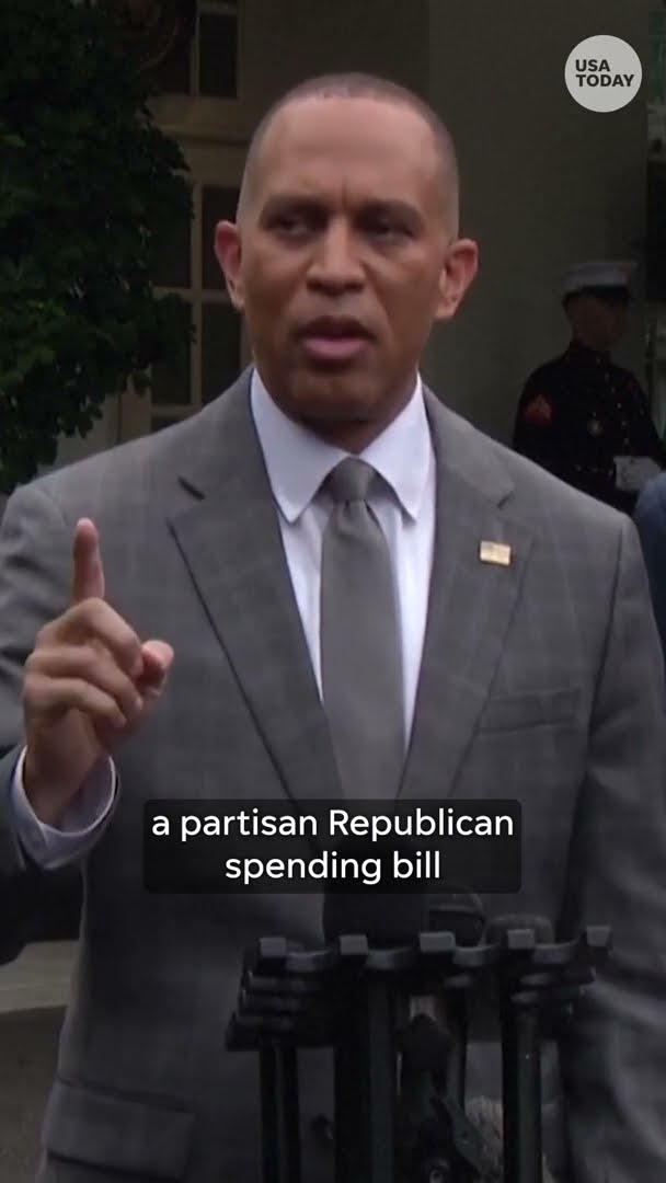 Trump and Democrats fail to reach deal ahead of shutdown deadline #Shorts – YouTube