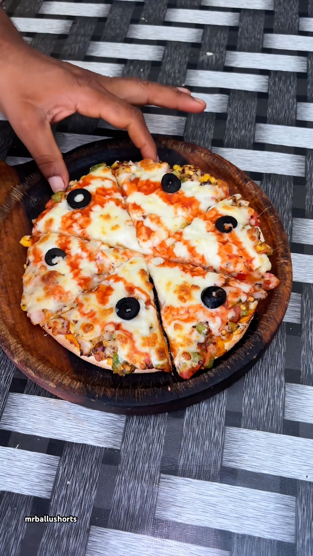 late night 11 pm pizza order 😱😋 #shorts #shortvideo #food – YouTube