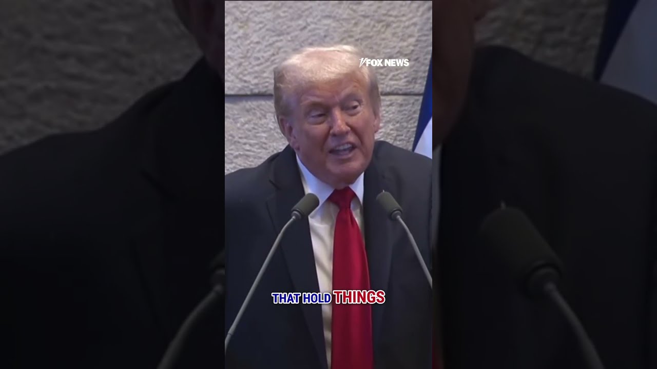 Trump gives touching tribute to Israeli hostages' families #shorts #trump #israel #hostagerelease – YouTube