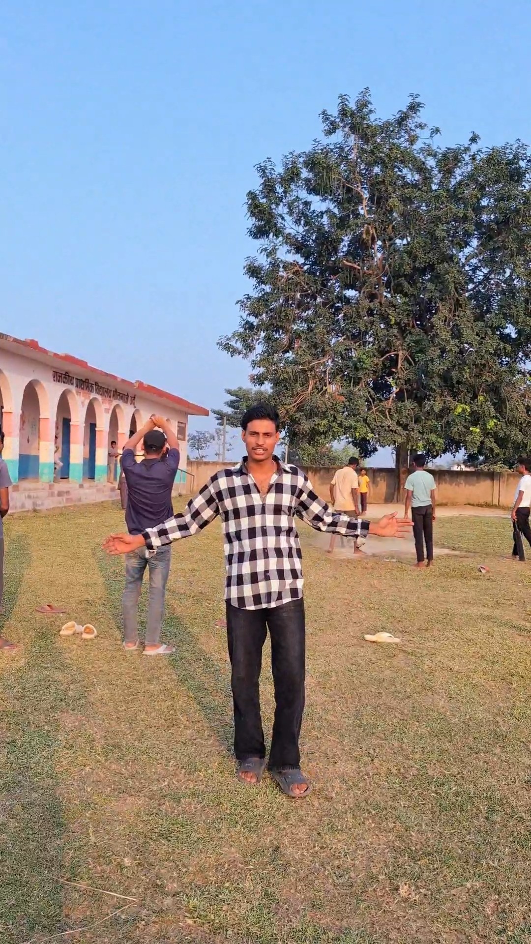 cricket me ₹100 har gye 💸 😔 #minivlog #cricket #youtubeshorts #shorts #viralvlog #vlog – YouTube