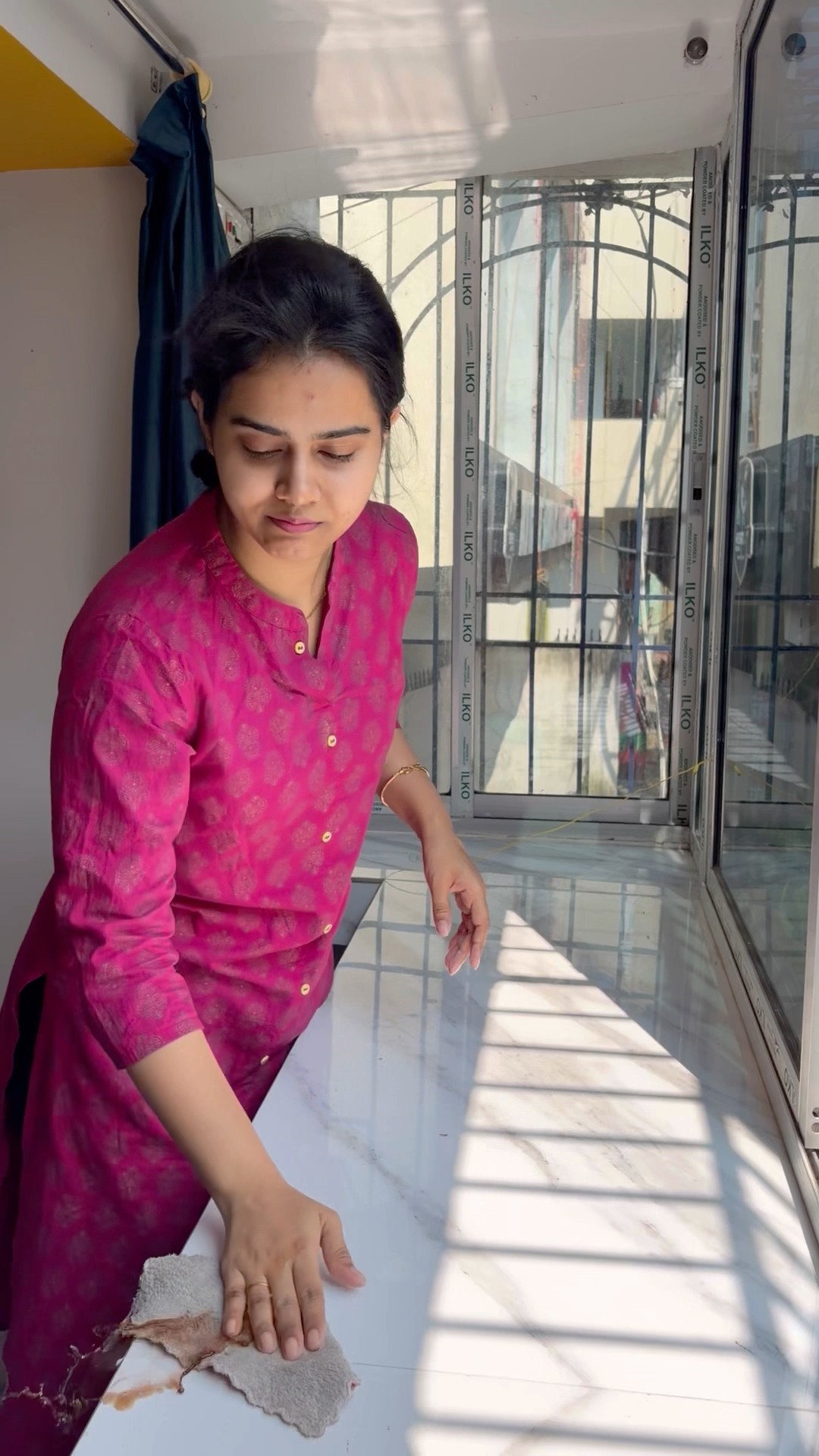 Diwali ki safai krte huye ye kya hua #minivlog #shorts #diwali #cleaning #dailyvlog #homedecor #vlog – YouTube