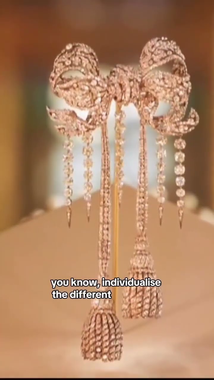 How Did Louvre Robbers Pull Off 'Heist Of The Century?' #shorts – YouTube