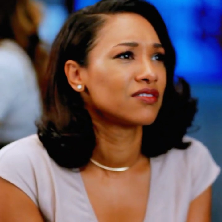 Oliver Queen IS hot #theflash #barryallen #iriswest #shorts – YouTube