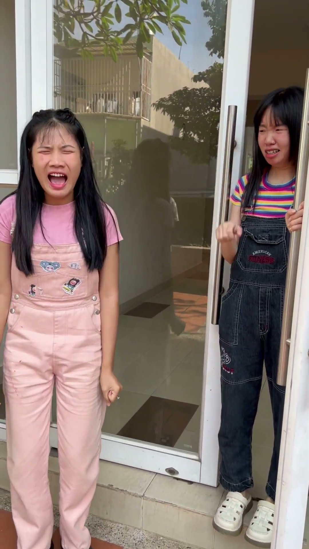LNF –  The Playful Little Sister and the Forgiving Sister ❤️ #shorts – YouTube