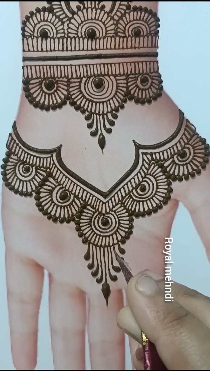 Easy Simple Mehndi Design Using Blade |#mehndidesigns #youtubeshorts #easymehndi #viralvideo #shorts – YouTube