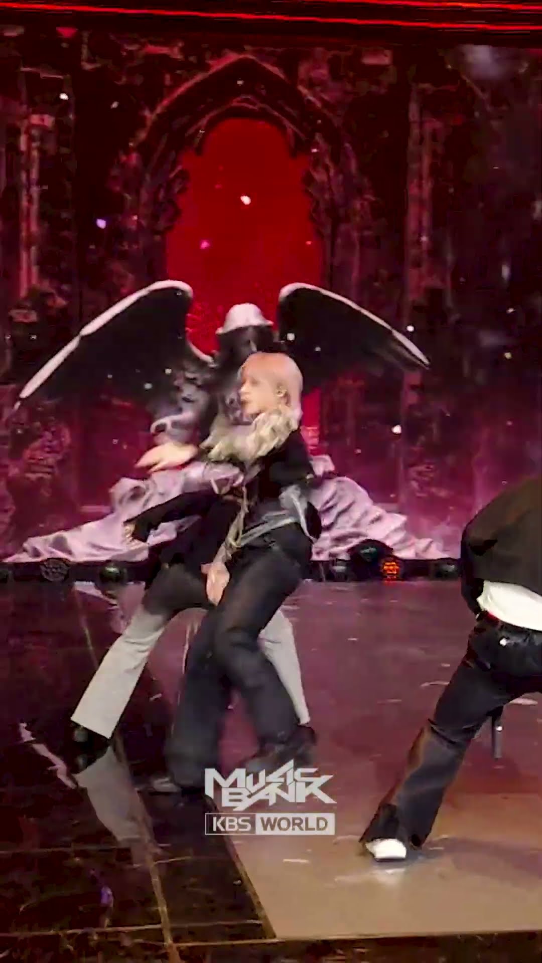 &TEAM – Back to Life #andTEAM #앤팀 #Back_to_Life #Shorts #MusicBank | KBS WORLD TV – YouTube