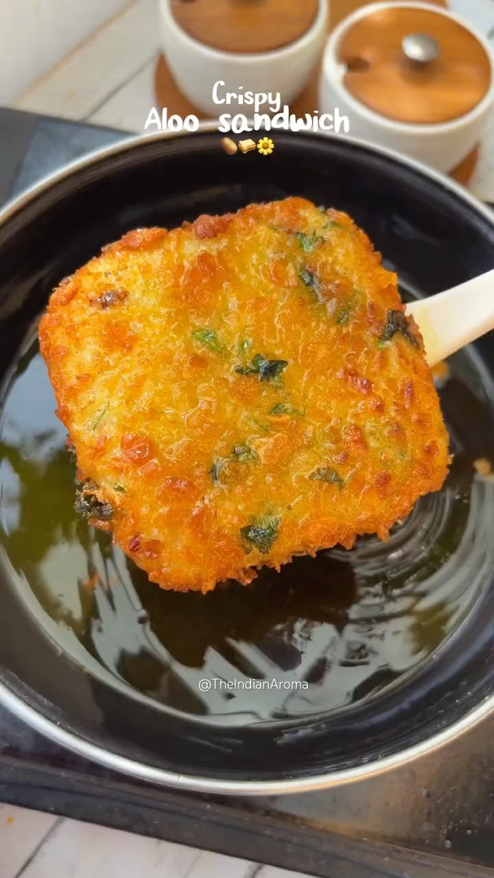Crispy Aloo Sandwich #shorts #youtubeshorts #shortsfeed – YouTube