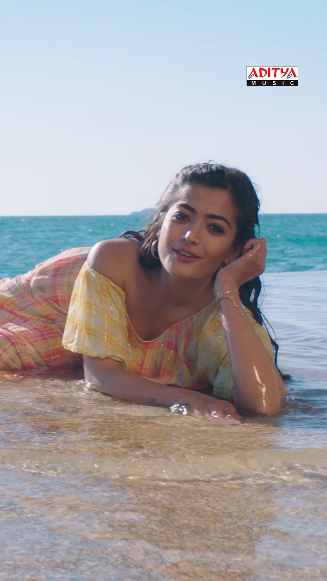 Aligina adigina nidhaniney❤ |  Nithiin, Rashmika | Bheeshma | #Shorts – YouTube