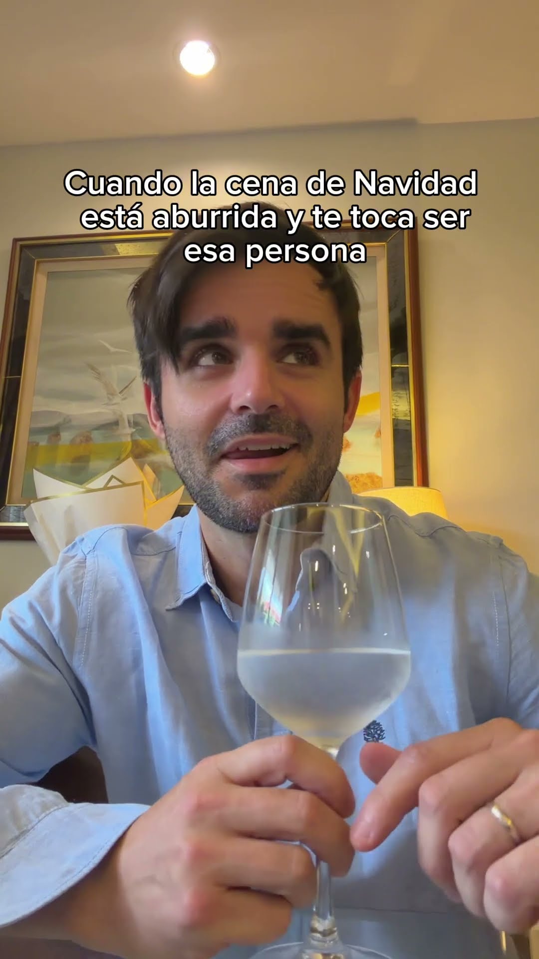 Cuando la cena de Navidad está aburrida 🥱🤣 #familia #humor #shorts – YouTube