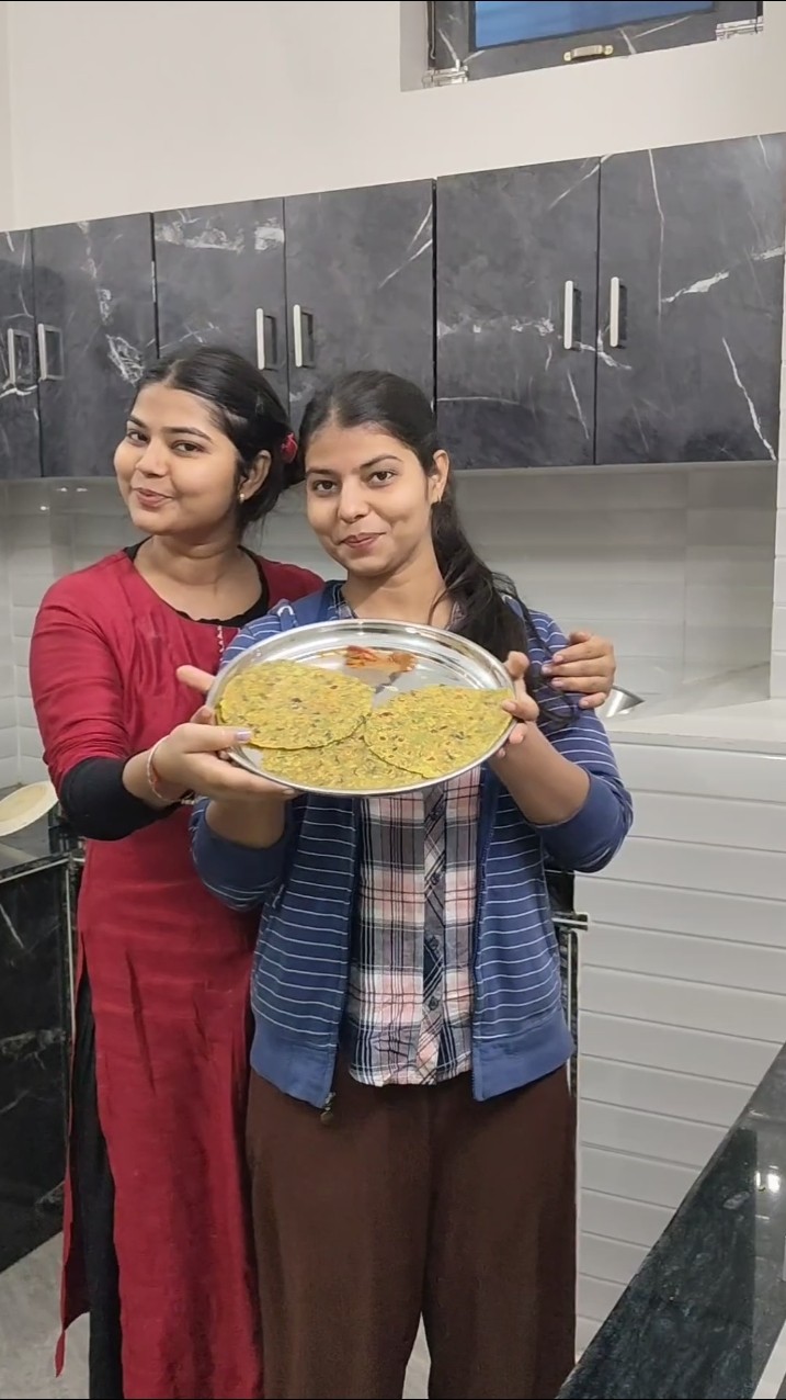 Fresh Methi Ka Saag 🥗 #Siblings_space #methithepla #cooking #shorts #ytshorts #villagelife – YouTube