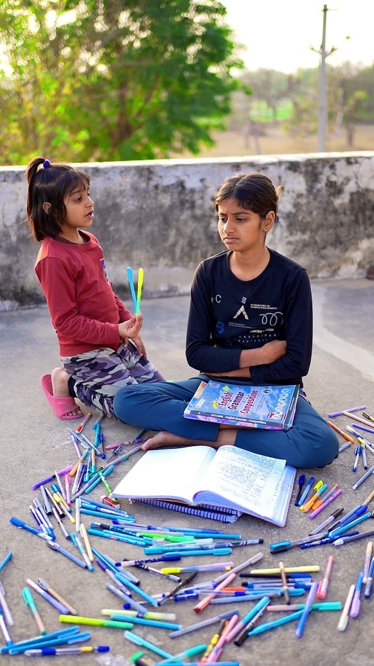 Mansi ke sare pen🖊🖋 kharab ho gaye #shorts #pencil #school #sister – YouTube