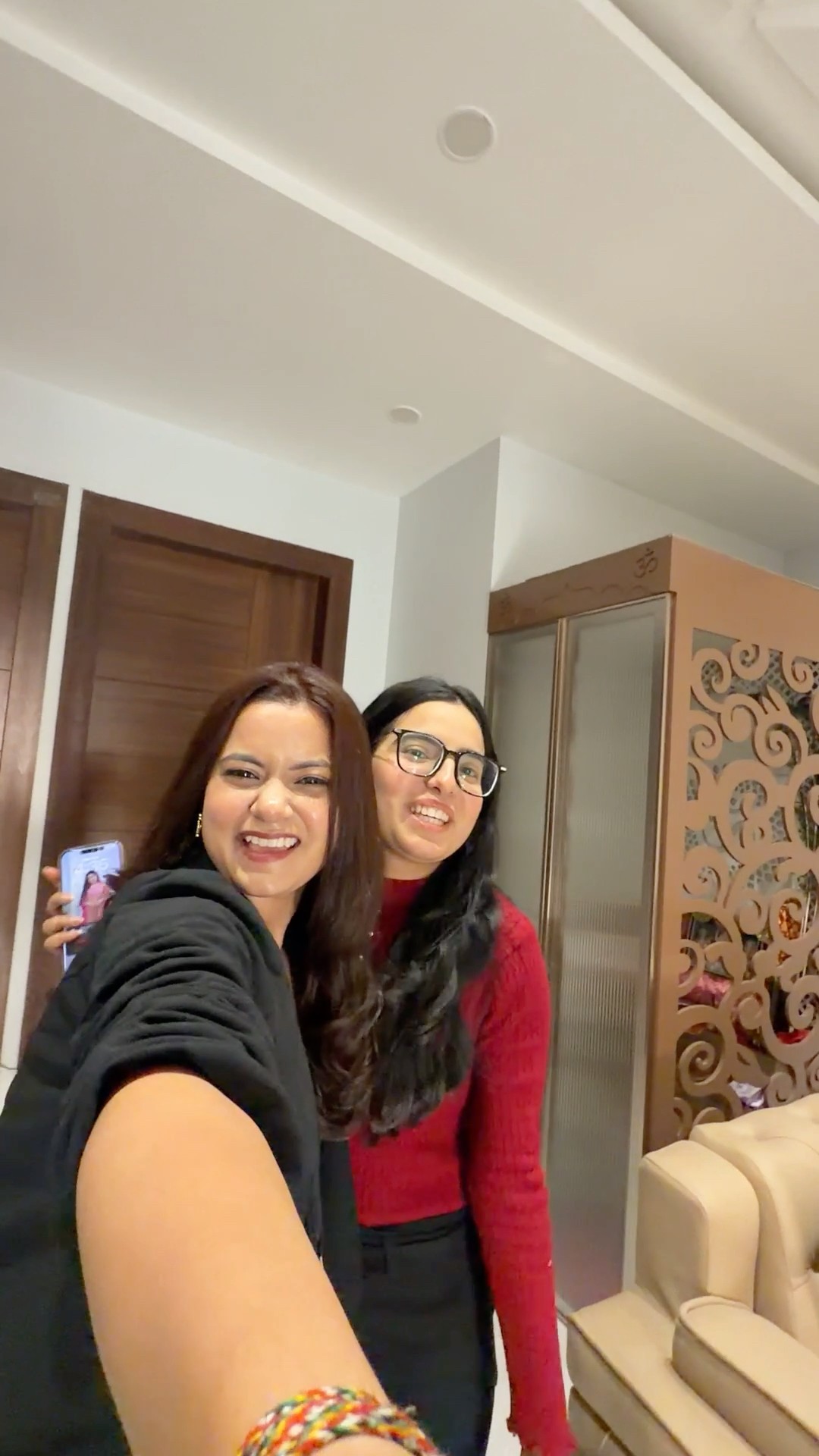 Aj in youtubers ke ghar pr jakr surprise diya 🤩 #shorts #minivlog #sejalgabashorts – YouTube