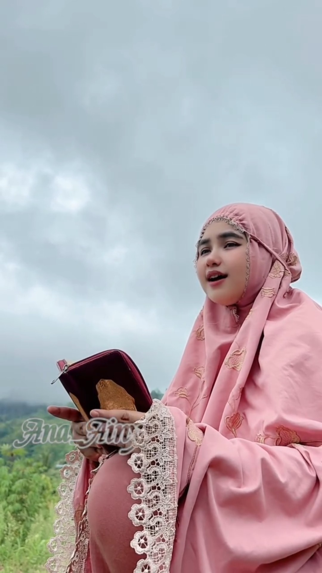 MasyaAllah syahdunya Wayakulu🥰🥰 #qurantilawat #shorts #islamicstatus – YouTube