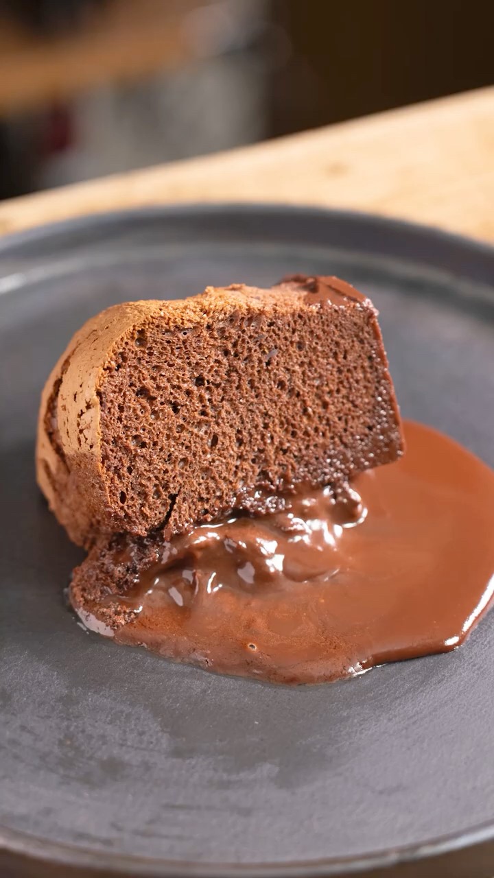 Fondant au chocolat Chiffon cake #shorts #fondant #chiffon #chocolate – YouTube