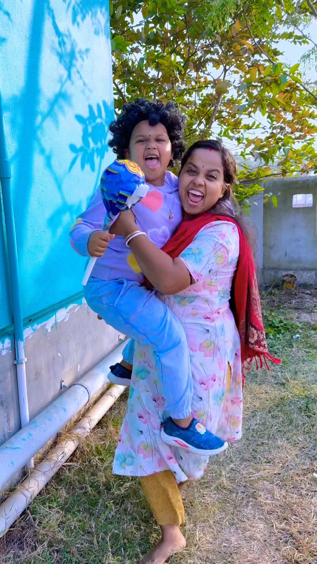 Mummy help me getting the lollipop 🍭 😱😰❤️ #shorts #viralvideo #mistihappylifestyle #trending – YouTube