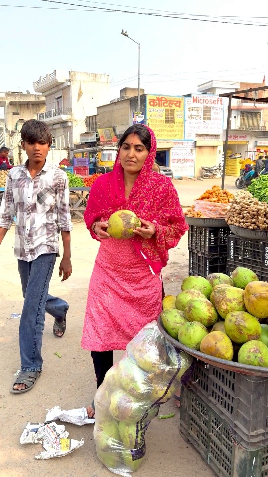 Mansi ko coconut water pina hai #shorts #maa #coconut #fruit – YouTube