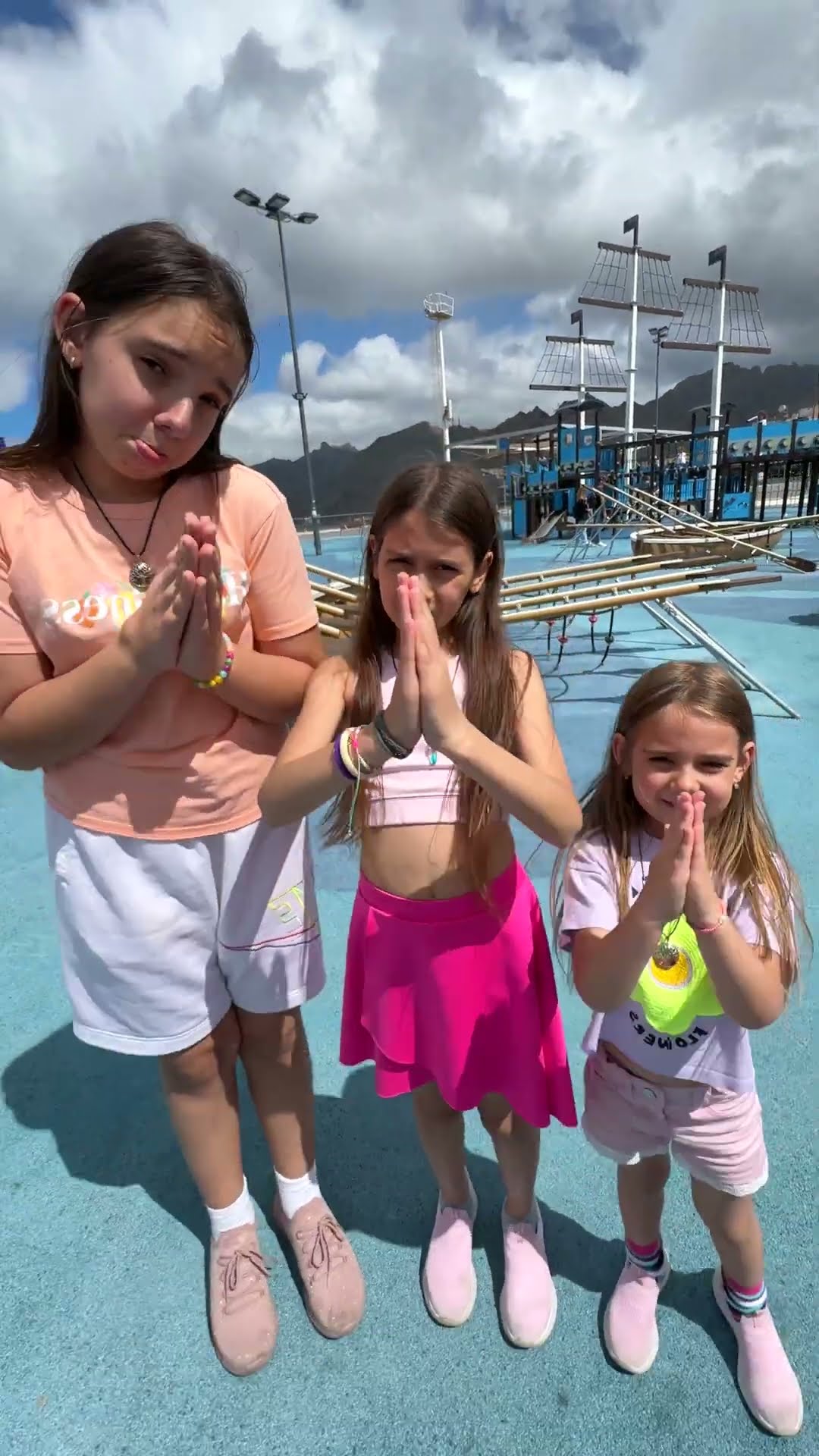 Când mama vrea să-l facă pe tata să creadă că e curajoasă 💪 #shorts #funny – YouTube