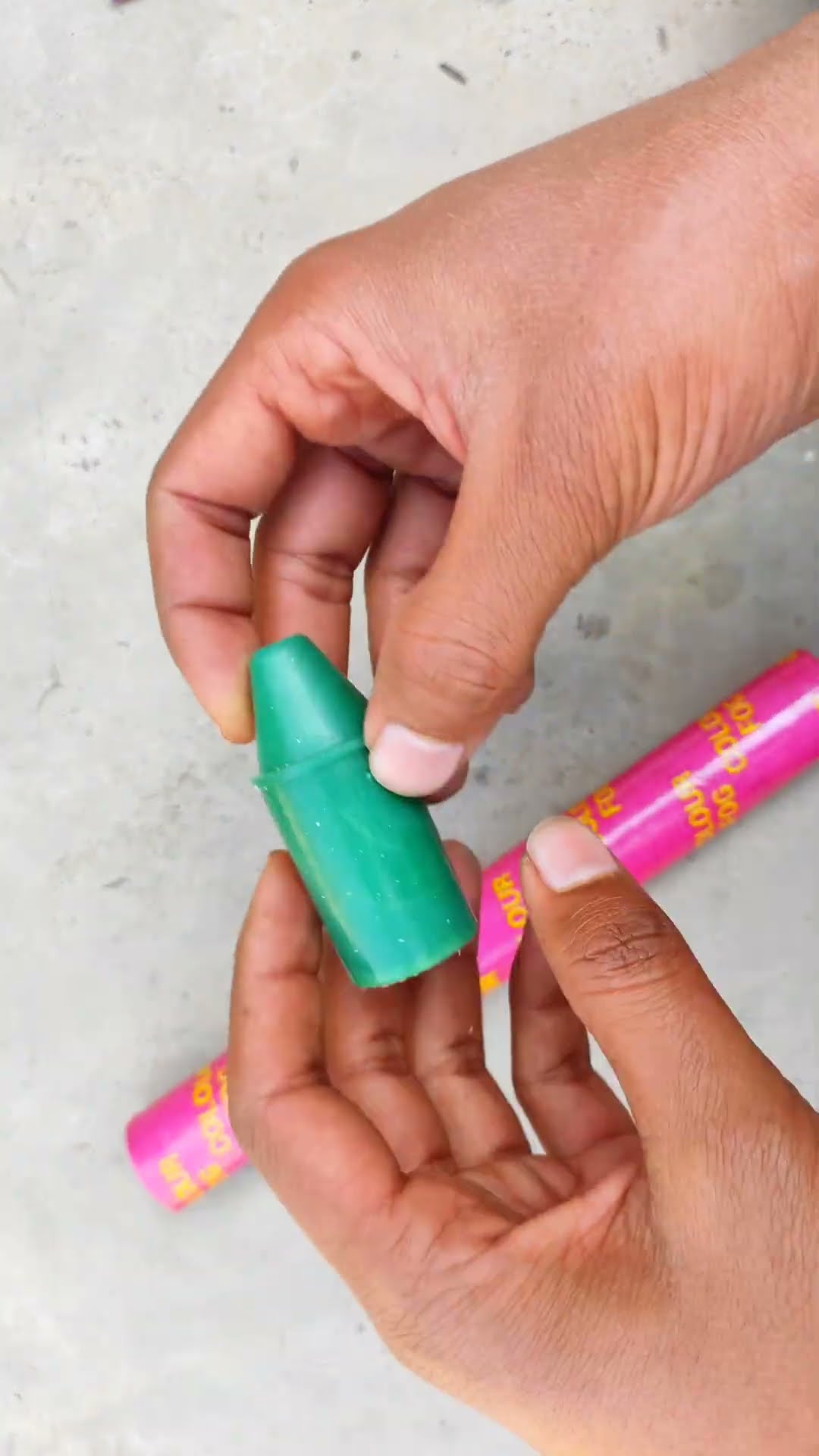 Holi Colour Smoke Cutting – What is Inside 😳 #Holi2026 #HoliExperiment #ColourSmoke #shorts – YouTube